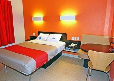 Motel 6 Anaheim Maingate Bagian luar foto